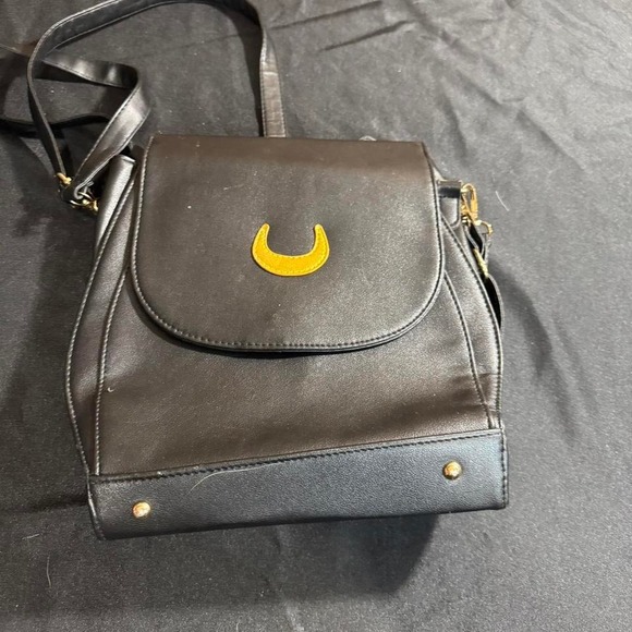 Black and gold Sailor Moon backpack - Picture 5 of 5
